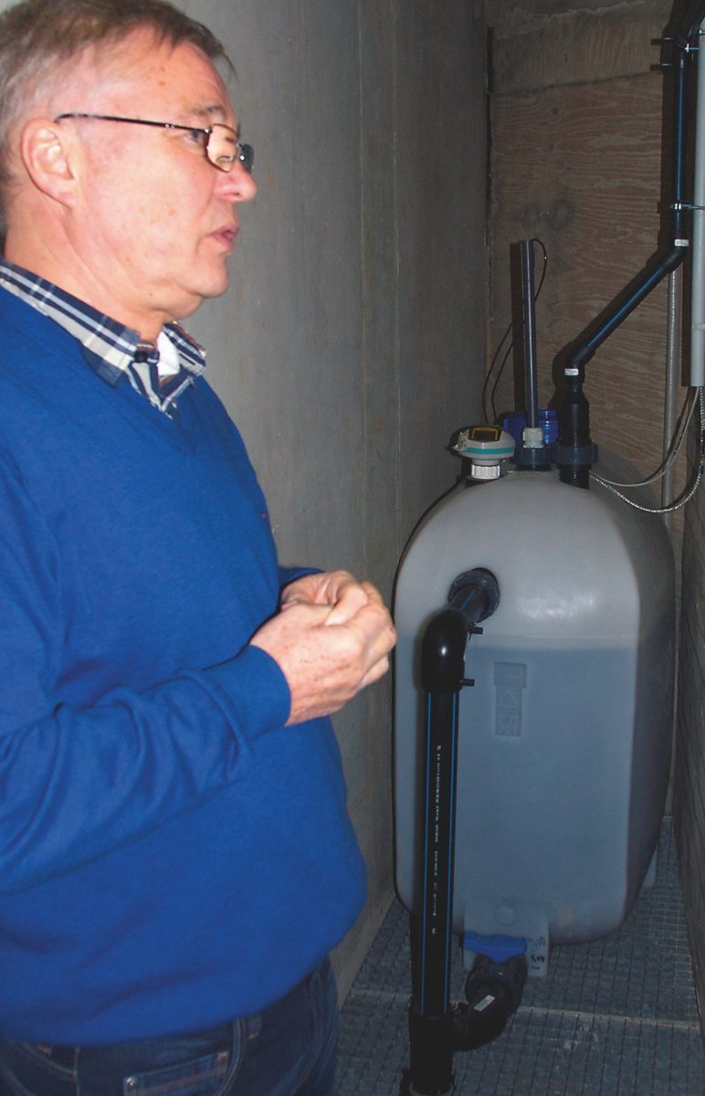 In den Kellerräumen unter den Toiletten: Der Tank für den reinen Urin, aus dem die Wertstoffe Phosphatund Stickstoff gewonnen werden.