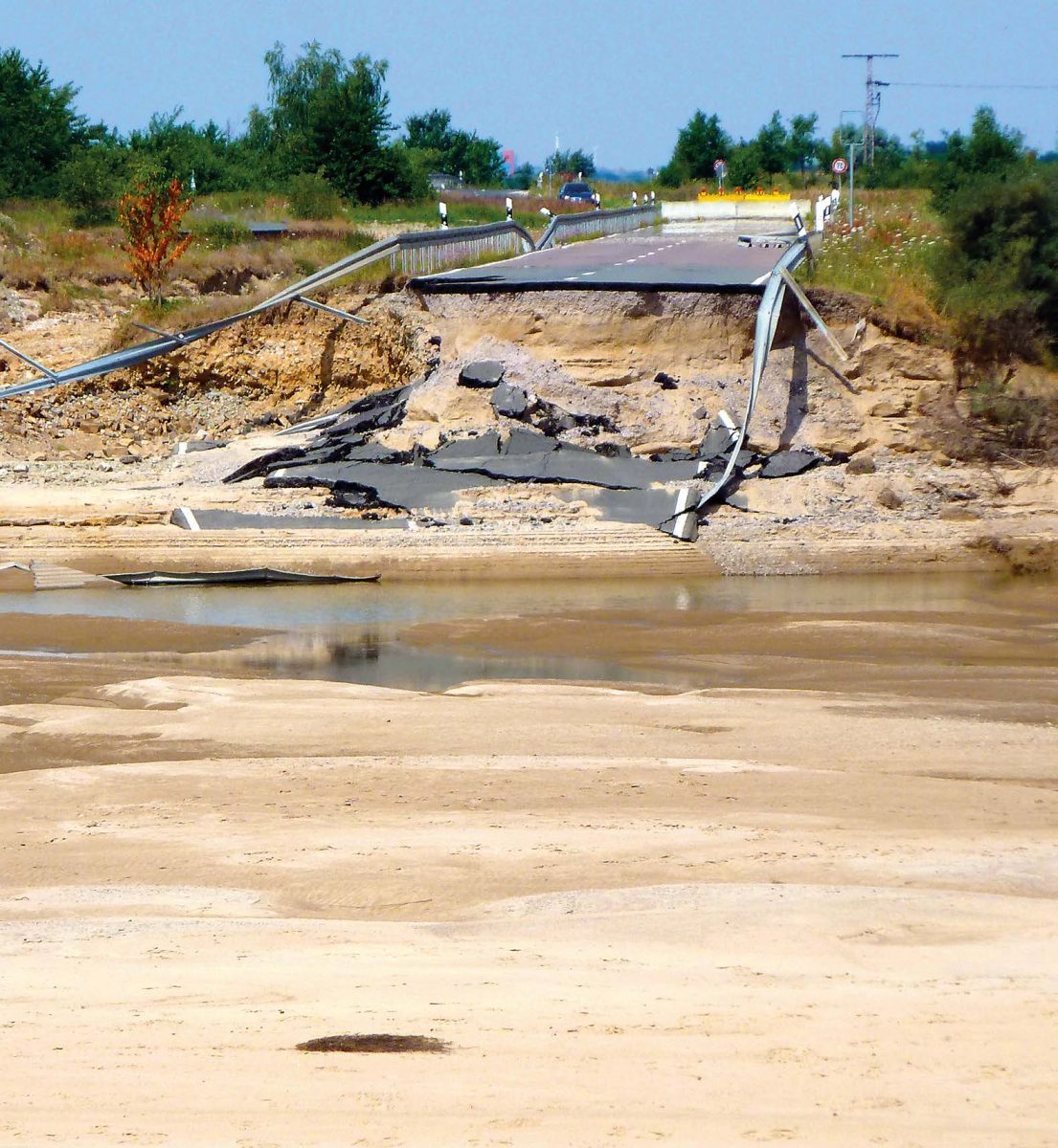 Kaum zu glauben, welche Kraft das Flüsschen Mulde durch das Hochwasser bekommen hat.