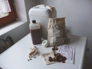 Ganz ohne Chemie: Waschnüsse, EM-Keramikpipes und EMa
